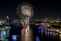 Karumms, wie die kommenden Nächte zur gleichen Zeit, wird ein minutenlanges Feuerwerk neben uns im Creek abgeschossen.