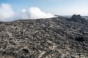 Kurzer Besuch des Nachbarkraters, auch hier viel brüchige erkaltete Lava.