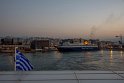 Bei Sonnenaufgang verlassen wir mit der Blue Star Delos den Hafen von Piräus. Das Schiff ist voller Chinesischer Toursiten.