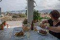 Auf dem Rückweg kehren wir in einem kleinen Restaurant ein, wir essen das was da ist, Fisch und vegetarisch.