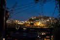 Abendessen auf dem Blumenbalkon mit Blick auf die Burg von Naxos.