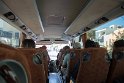 Ein Tipp von ihm eine <a href="https://www.getyourguide.de/santorin-l753/sightseeing-bustour-santorin-mit-sonnenuntergang-in-ia-t100302" target="_blank">Inselrundfahrt</a> in kleiner Gruppe .... die kleine Gruppe entpuppt sich am nächsten Tag als voller Reisebus.