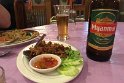 und auf die andere Strassenseite, zum Bangkok Kitchen. Hier gibt es keine Burger und Sandwiches wie im Hotel, dafür günstig und lecker.