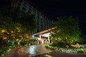 Anschliessend zurück ins weihnachtlich geschmückte Hotel und daran vorbei ...