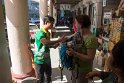 ... ergibt eine Lotion die zum einen kühlt und zum anderen vor Sonne schützt. In Yangon wird es im Sommer 40-50 Grad heiß.