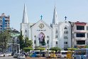 ... und eine christliche Kirche. Trotz dieser Toleranz schimpft unsere Reiseleiterin sehr häufig auf die Muslime die z.B. von Saudi Arabien finanziert sich überall niederlassen.