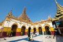 Besuch der Mahamuni Pagode.