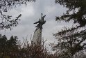 Und mit Blick auf die 1961 eingeweihte Chollima Statue, dem Symbol für den großen Spung ähnlich in China, dem Fortschritt. Ich glaube meine SIM Karte zierte auch das Pferdchen.