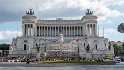 Nicht weit entfernt an der  Piazza Venezia liegt das Monumento a Vittorio Emanuele II, Schreibmaschine genannt.