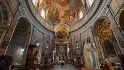 Santa Maria in Trastevere ist die älteste Marienkirche Roms und bildet mit dem davorliegenden Platz das Zentrum des Viertels Trastevere.