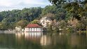 Wir erreichen nachmittags Kandy. Am anderen Ende des Seeufers, der "Tempel des Heiligen Zahns".