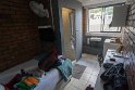 Mein Zimmer, sauber, klein, eine Dusche, ein Wasserkocher und ein Kühlschrank. Besser als duch die negativen Bewertungen erwartet.