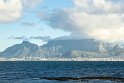 Mit einer Fähre geht es die 11 km nach Robben Island. Ein schöner  Blick auf Kapstadt, dem Tafelberg und Lionshead.