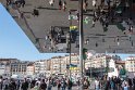 Zurück am Hafen, kurz vor der Metro Station befindet sich das L'Ombrière de Norman Foster, ein polierter Stahlpavillion vom Stararchitekten Sir Norman Foster. Das kleine Seifenmuseum auf der anderen des Hafens ist nicht unbedingt sehenswert.