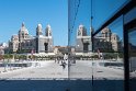 Auf dem Weg zur Kathedrale laufen wir am Kongresszentrum Villa Méditerranée vorbei, es beherbergt auch ein Unterwasserkino.