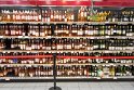 Überraschung, der Supermarkt neben unserem Hotel darf nach 20 Uhr keinen Alkohol mehr verkaufen und er nimmet kein Cash mehr. Uni Nähe? So viel Rose und er darf nicht mit.