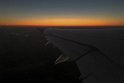 Früher günstiger LH Flug. In knapp 3 1/2 Stunden erreichen wir Athen, nach der Häfte der Flugstrecke geht die Sonne auf.