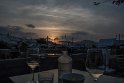 Neben der Ruine einer Venezianischen Burg befinden sich am Hafen auch nette Restaurants, da schauen wir den Sonnenuntergang an.