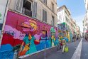 Gestärkt laufen wir in Richtung Place Jean Jaurès, die ganzen Wände sind voller Grafittis.